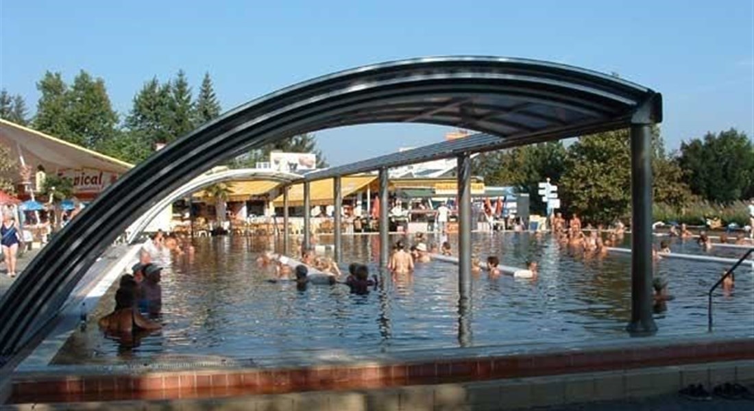 Hajdúszoboszló - Maďarsko Hajdúszoboszló krytý venkovní termální bazén