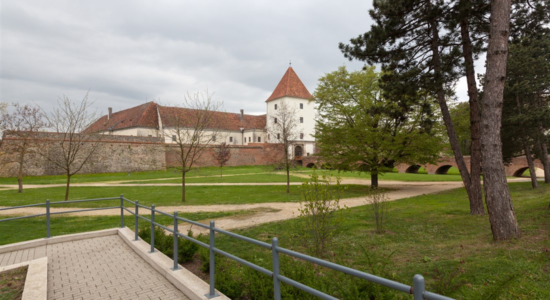 Sárvár - Maďarsko Sárvár pohled na hrad 3