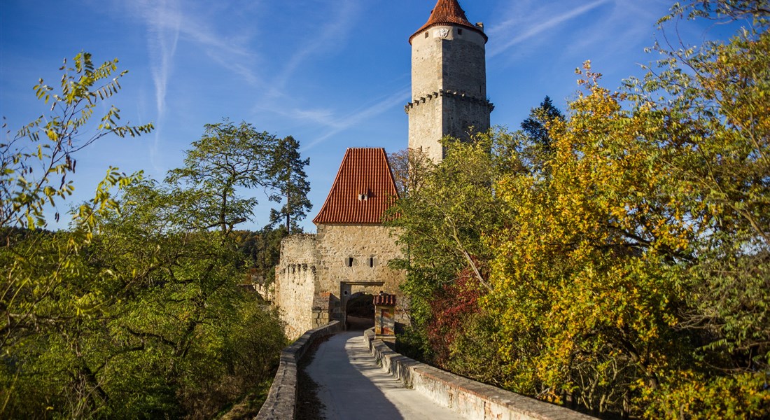 Jižní Čechy - Česká republika Jižní Čechy Zvíkov - příchod k hradu