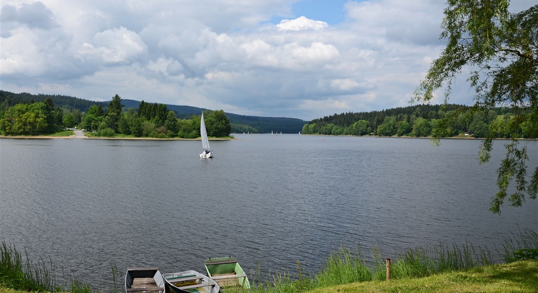 Šumava - Česká republika Šumava Lipno - jezero s loďkou