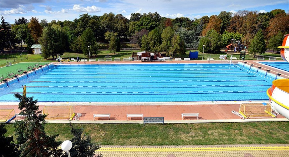 Eger - Maďarsko Eger plavecký bazén 2