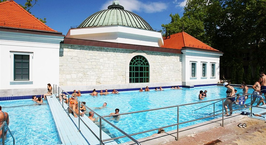 Eger - Maďarsko Eger lázně venkovní bazén 4