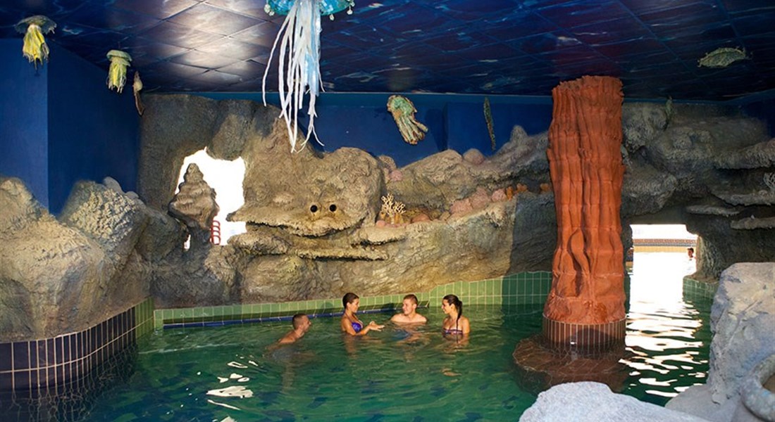 Hajdúszoboszló - Maďarsko Hajdúszoboszlo vnitřní bazén 3