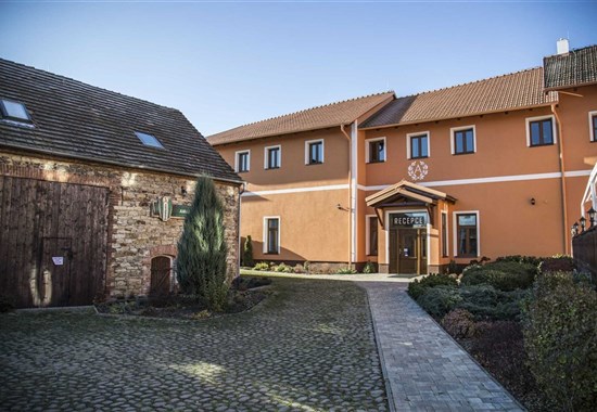 Straškov - Hotel Amálka u Řípu - Severní Čechy