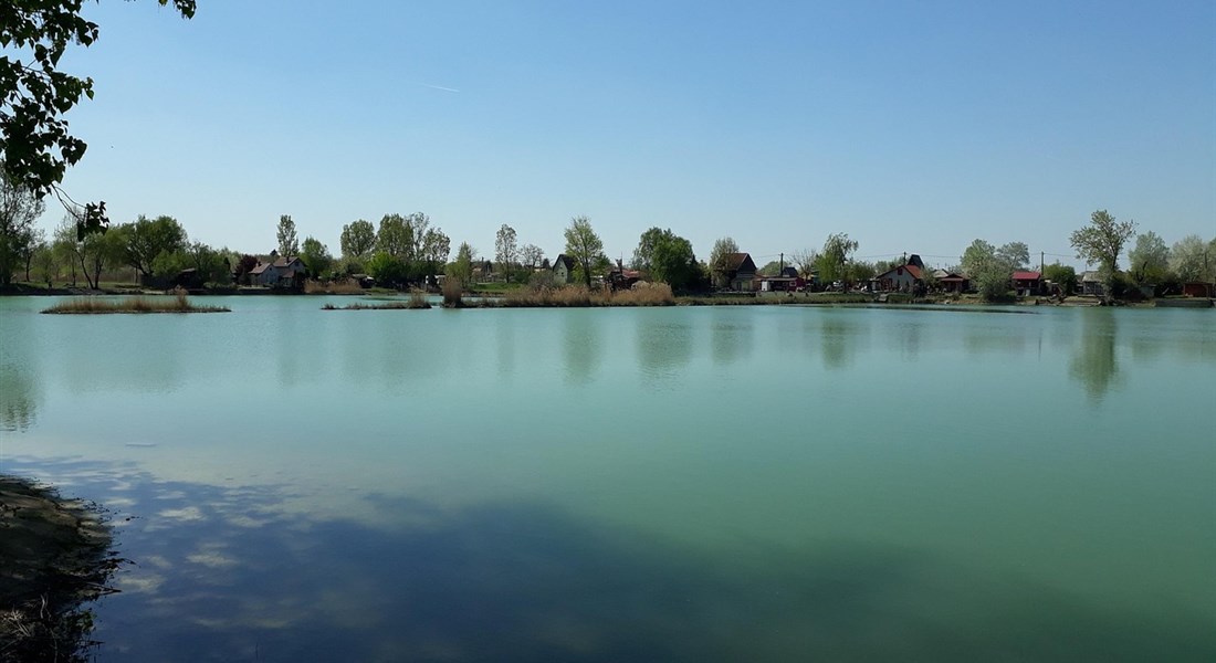 Cegléd - Maďarsko Cegléd - rekreacni jezero u termalniho koupaliste