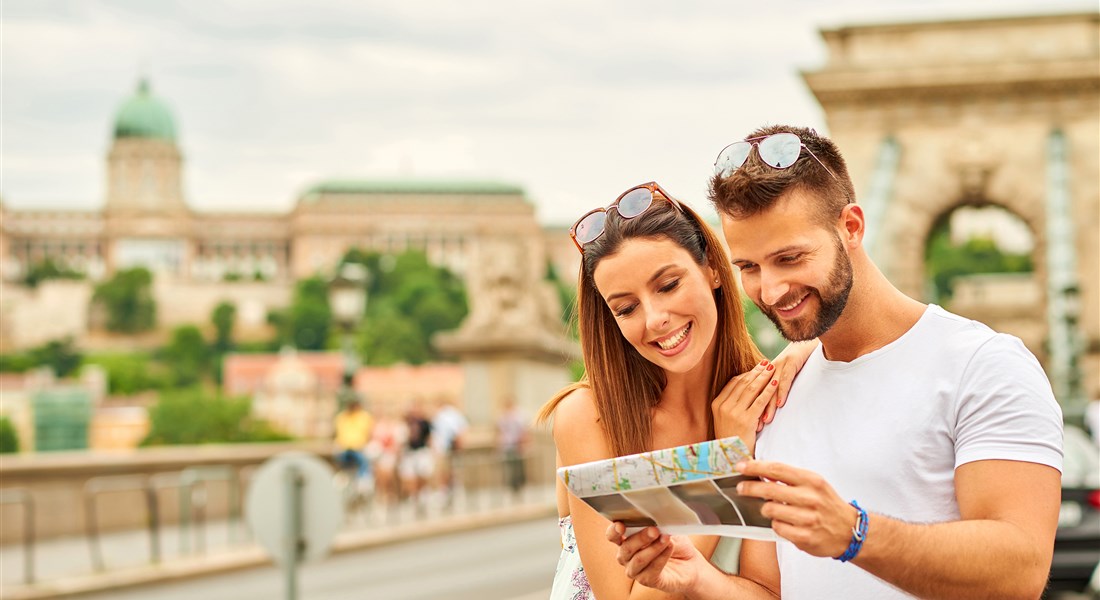 Budapešť - Maďarsko Budapešť - turisté