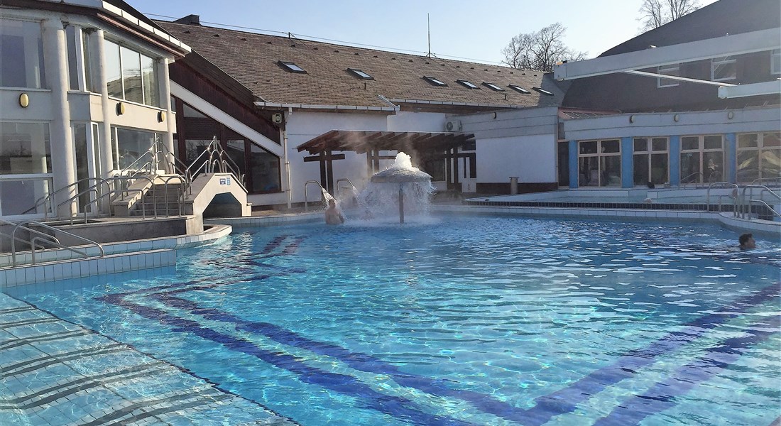 Mezőkövesd - Maďarsko Mesökövesd termální lázně venkovní bazén 1