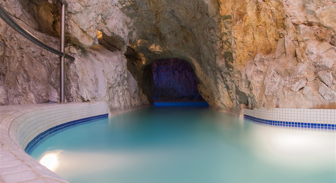 Miskolctapolca - Maďarsko Miskolctapolca jeskynní koupele 3