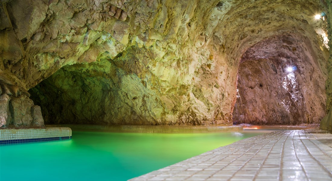 Miskolctapolca - Maďarsko Miskolctapolca jeskynní koupele 4