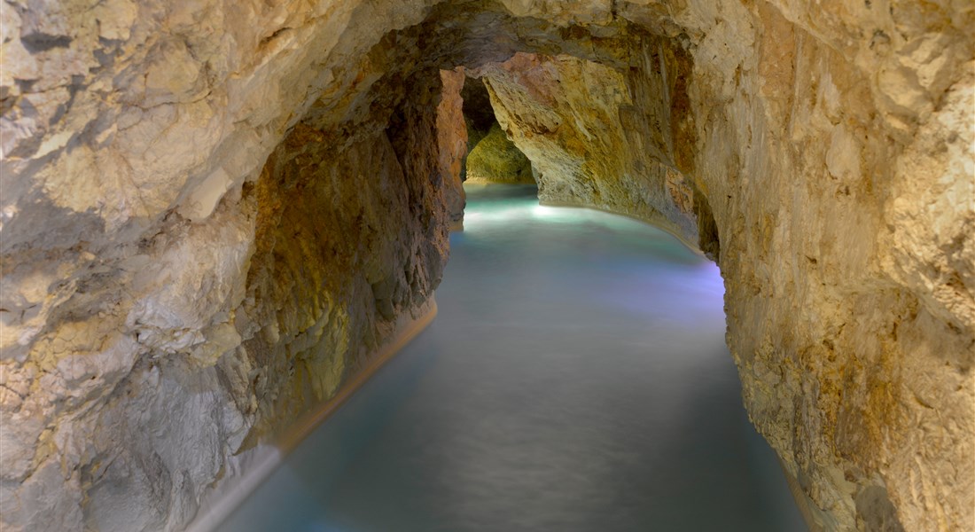 Miskolctapolca - Maďarsko Miskolctapolca jeskynní koupele 8