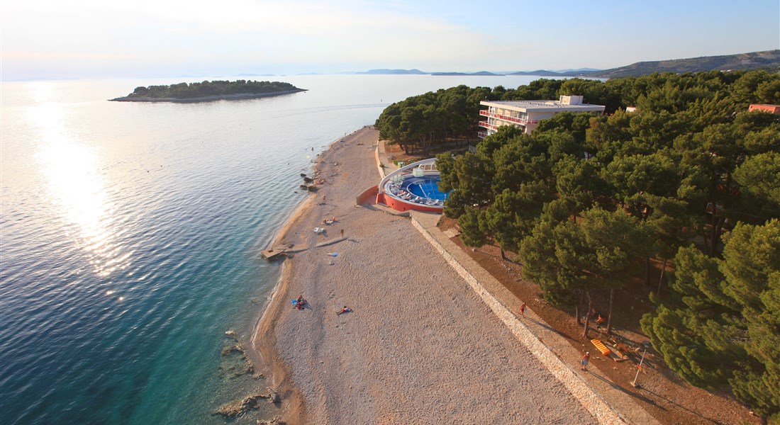 Severní Dalmácie - Chorvatsko Severní Dalmácie Primošten Hotel Zora pohled z výšky