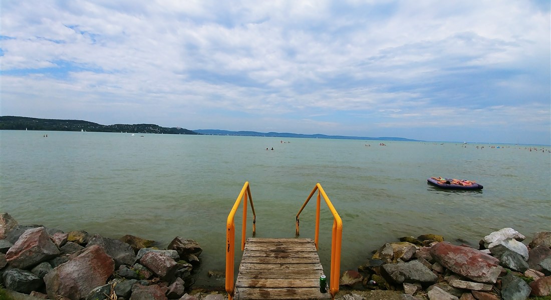 Balaton - Maďarsko Balaton - vstup do Balatonu