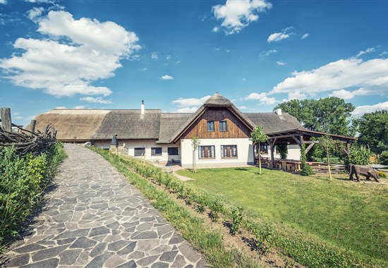 Modrá - Hotel SKANZEN - Jižní Morava