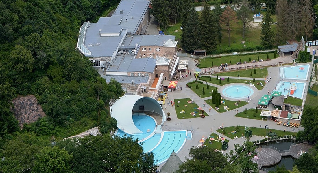 Miskolctapolca - Maďarsko Miskolctapolca letecký pohled na bazény