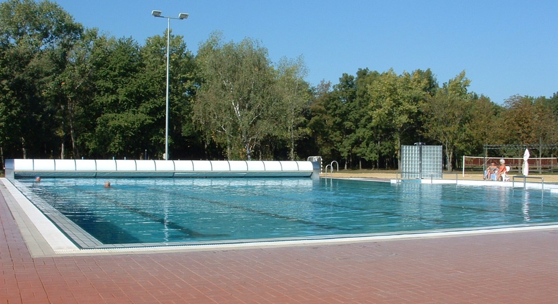 Bük - Maďarsko Bük lázně Bükfürdö venkovní bazén 2