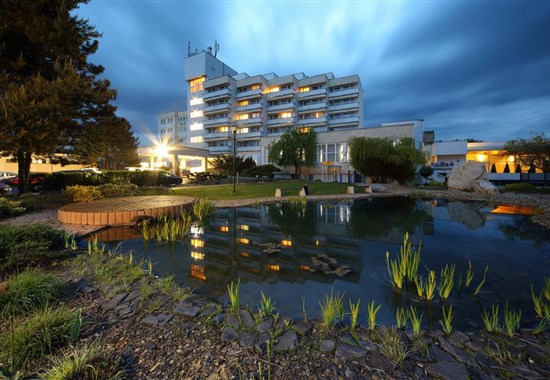 Dudince - Hotel HVIEZDA - Slovenské Lázně