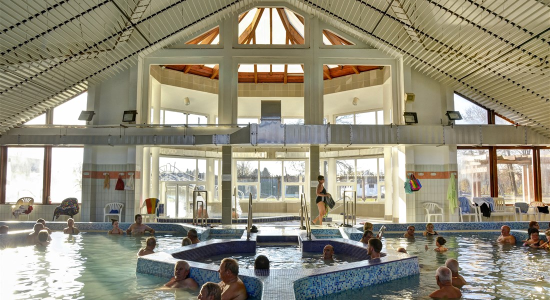 Mezőkövesd - Maďarsko Mesökövesd termální lázně - vnitřní relaxační bazény