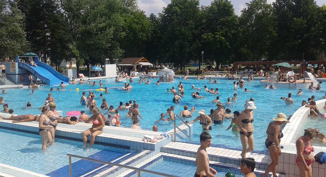 Mezőkövesd - Maďarsko Mesökövesd Termální lázně venkovní bazény 4