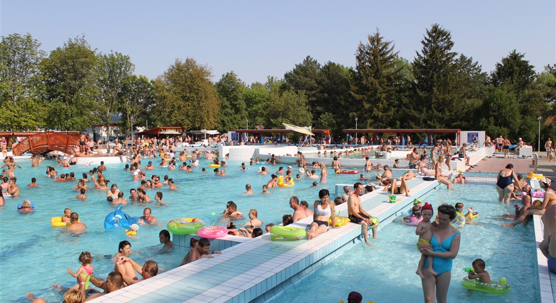 Mezőkövesd - Maďarsko Mesökövesd termální lázně venkovní bazén 6