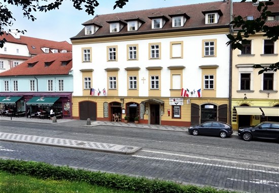 Praha 1 - Hotel U KŘÍŽE - Praha